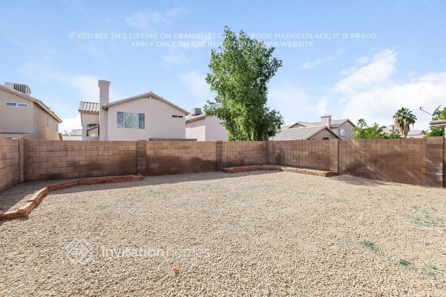 Building Photo - 4067 E Meadow Dr
