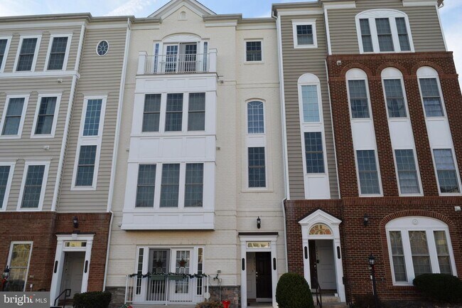 Building Photo - 2251 Oberlin Dr