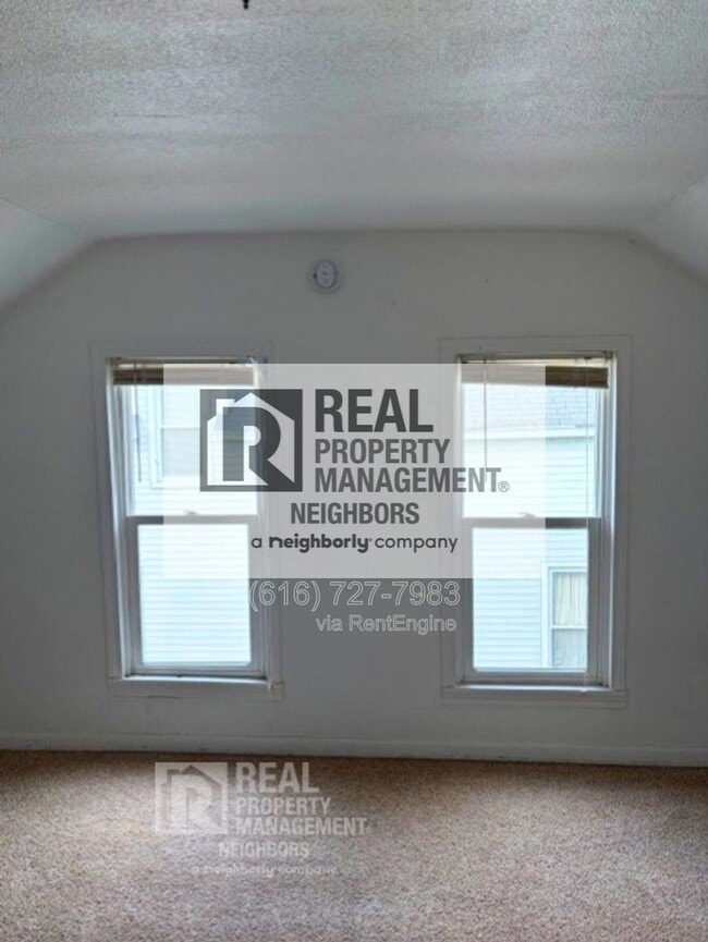 Building Photo - 88 E 18th St