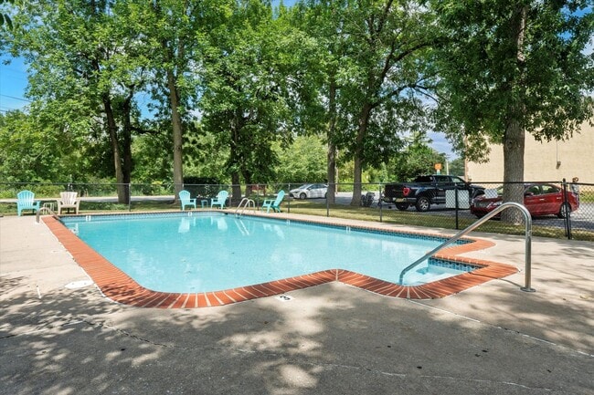 Building Photo - Charming 1B/1B Unit in Downingtown Commons...