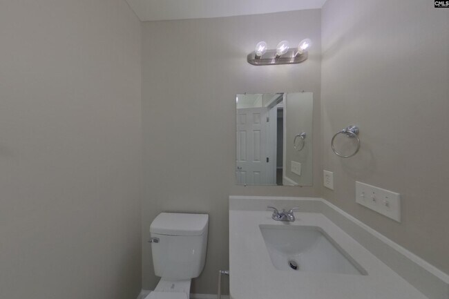 Building Photo - 229 Montclaire Cir