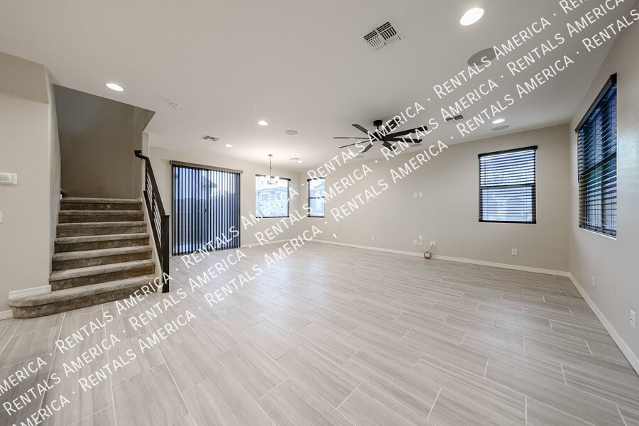 Building Photo - 4215 S 58th Ln