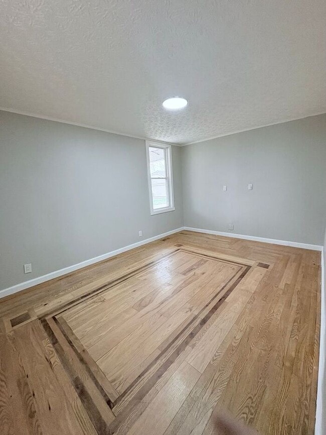 Building Photo - Charming 4 beds 3 baths in Reynoldsbug!