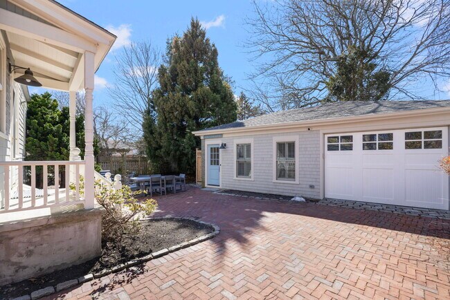 Building Photo - 89 Gibbs Ave