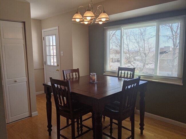 Building Photo - 2089 S Deframe St