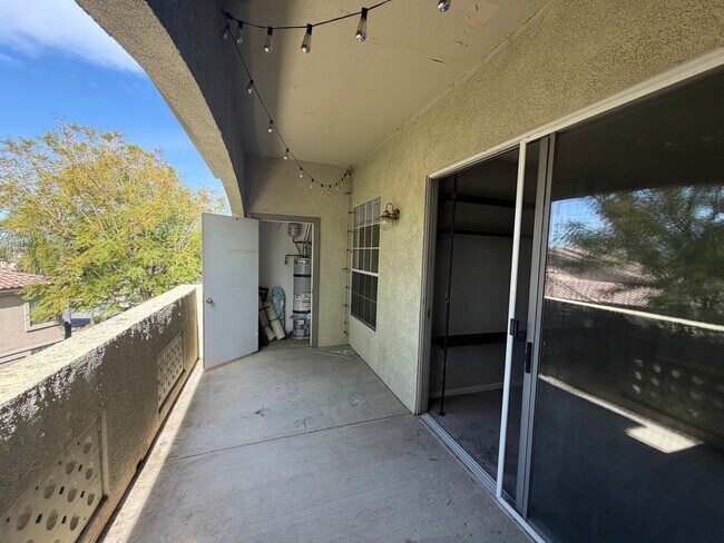 Building Photo - Beautiful 1 Bedroom Condo