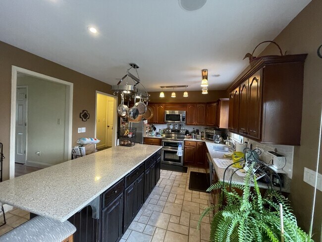 Building Photo - 6108 N Willow Pond Dr