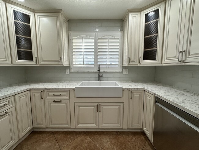 Building Photo - 4611 Harrison St