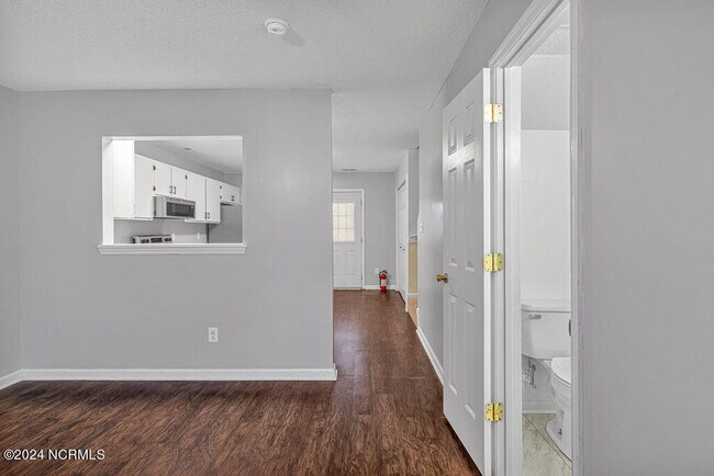 Building Photo - 909 Timberlake Trail