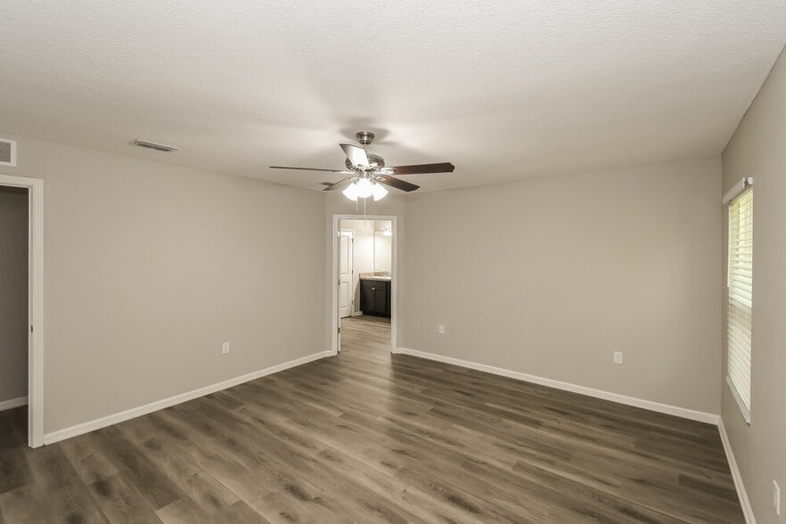 Building Photo - 3059 Firethorn Ave