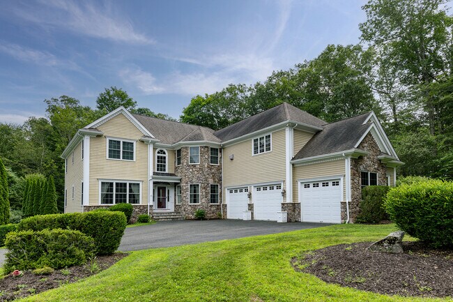 Building Photo - 15 Logging Trail Ln