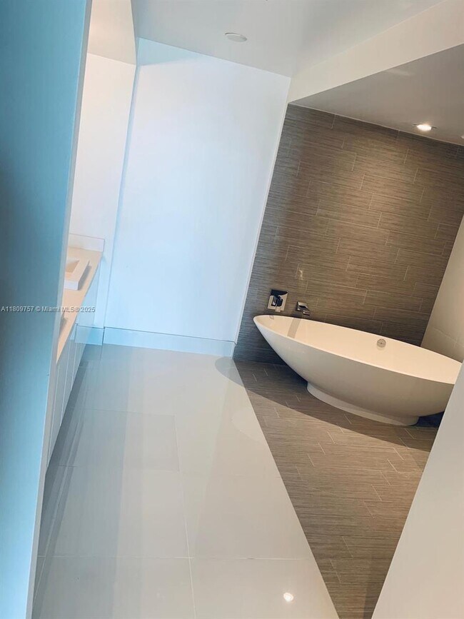 Building Photo - 330 Sunny Isles Blvd