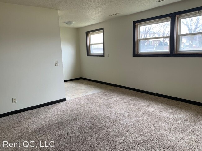 Building Photo - 604 W 63rd St