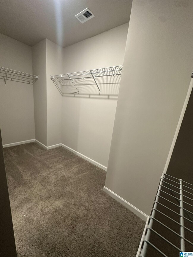 Building Photo - 184 Dogwood St