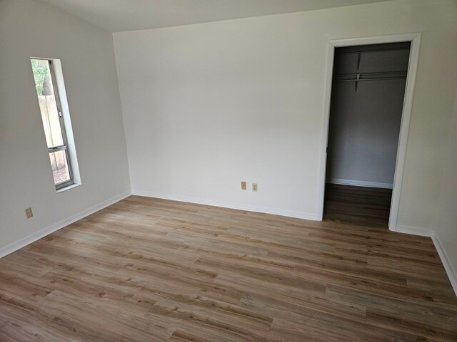Building Photo - 8040 Canterbury Cir