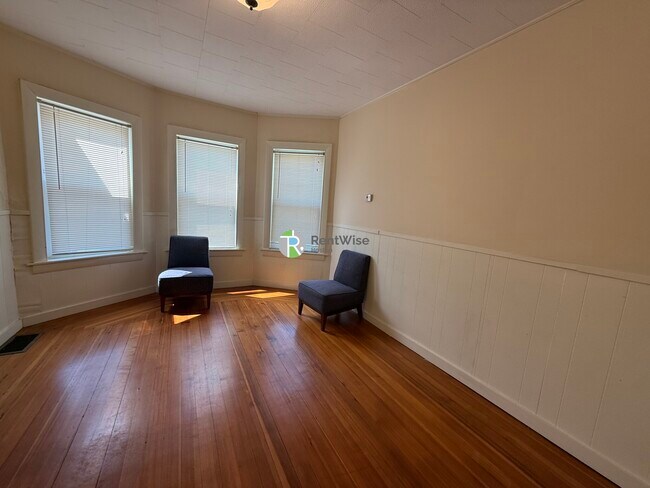 Building Photo - 53 Litchfield St