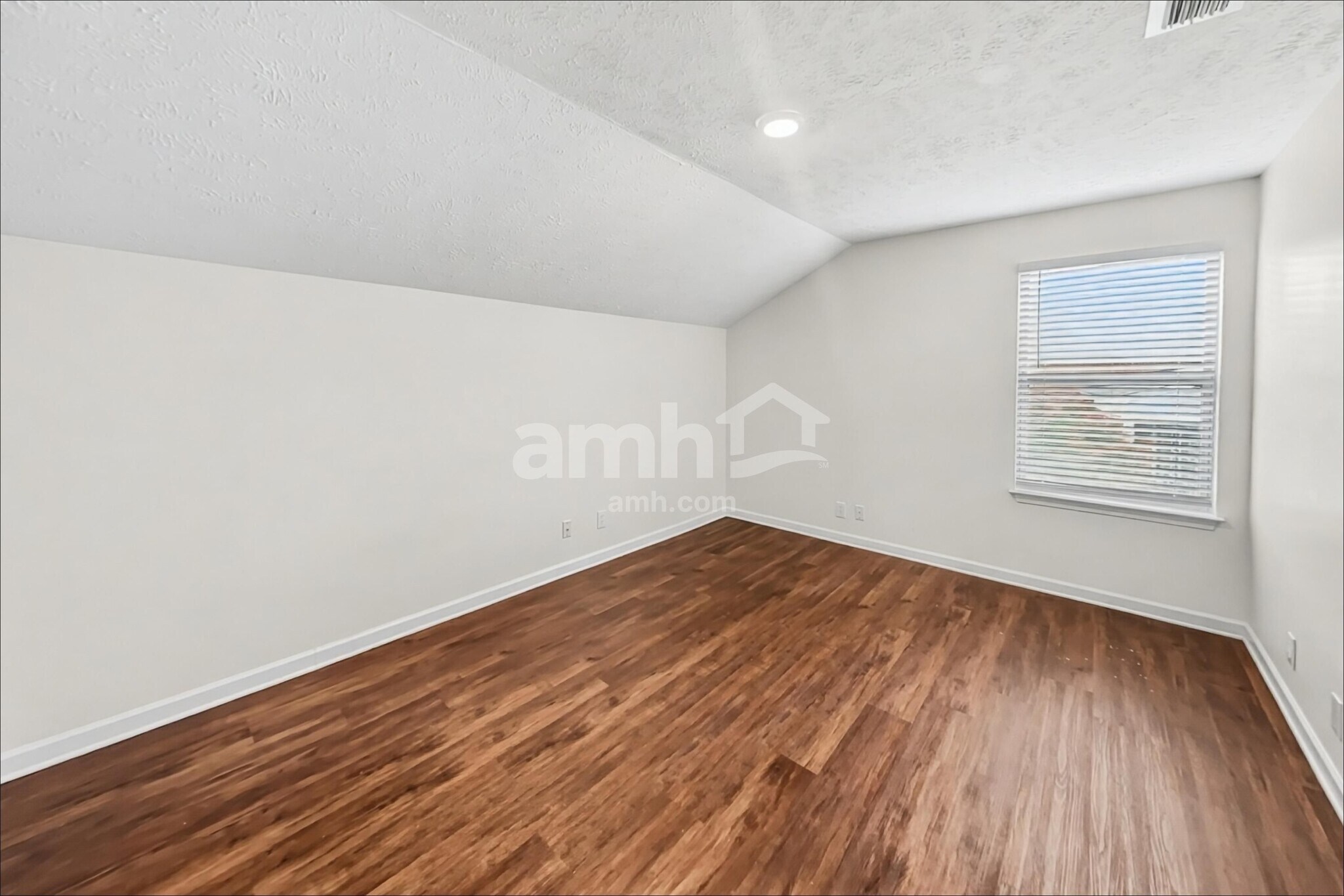 Building Photo - 3331 Foxside Ln