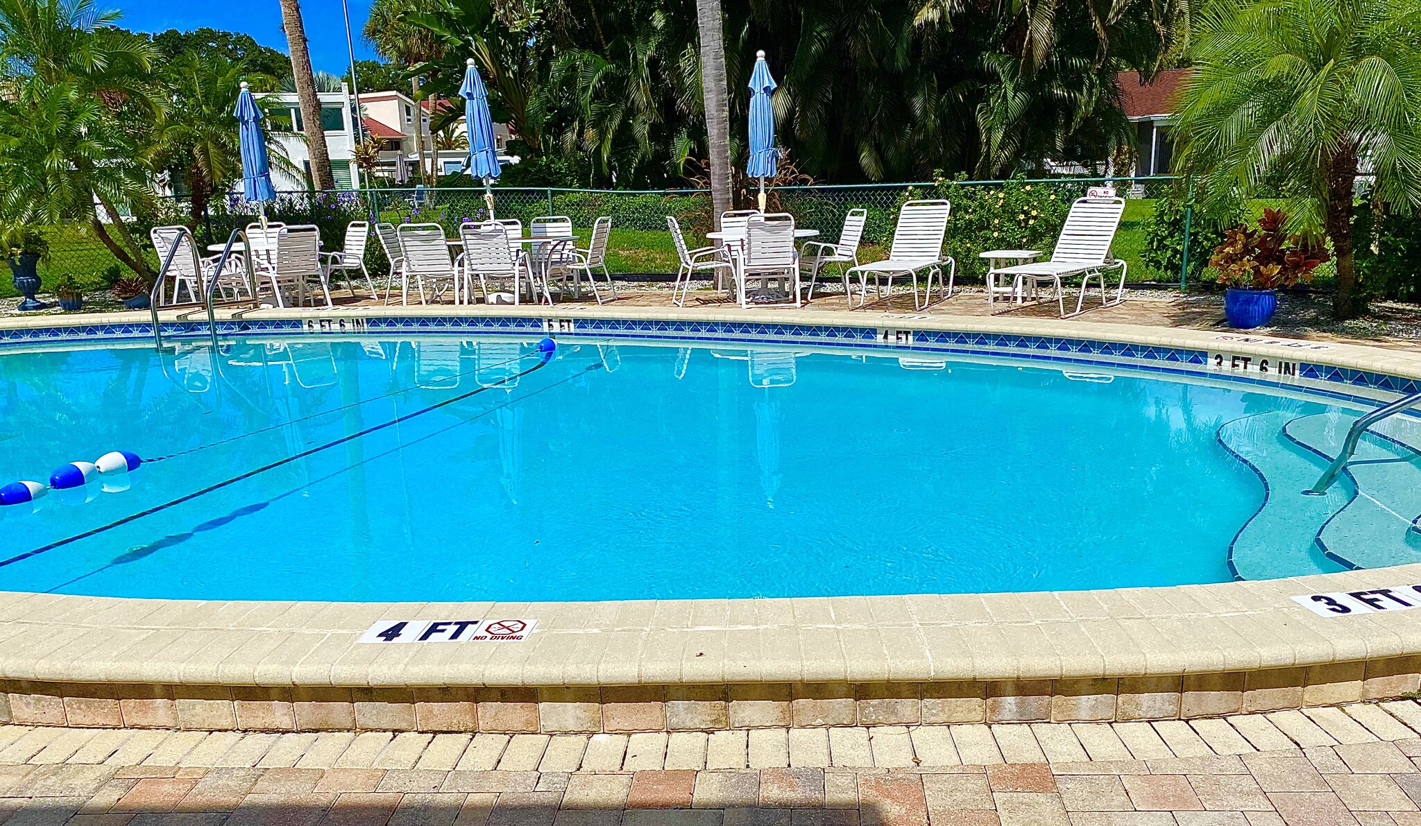 Building Photo - 729 Capri Isles Blvd