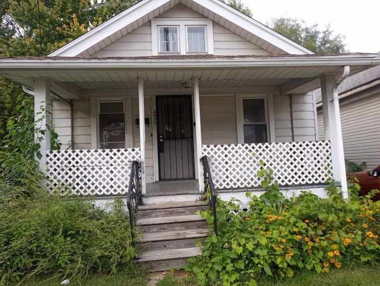 Primary Photo - 2050 Berdan Ave