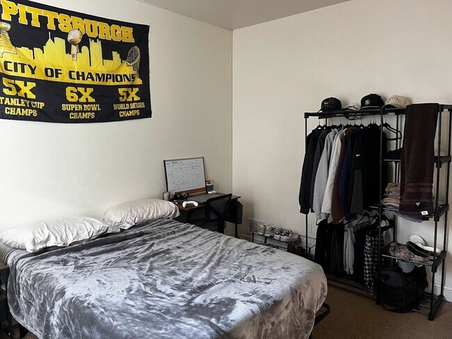 Building Photo - 2128 E Carson St