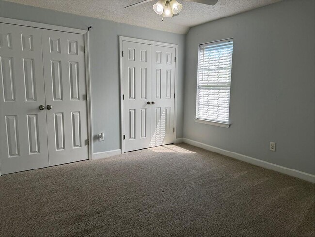 Building Photo - 964 Wildwood Ave