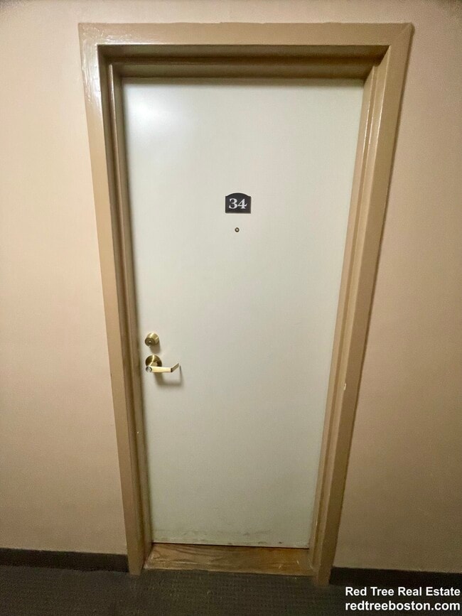 Building Photo - 24 Whites Ave