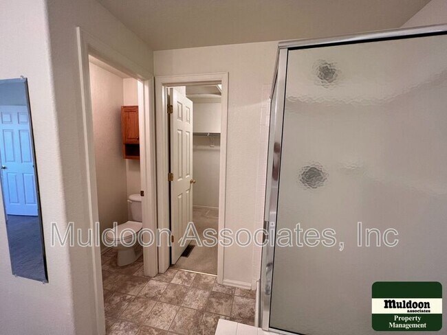 Building Photo - 5807 Poudre Way