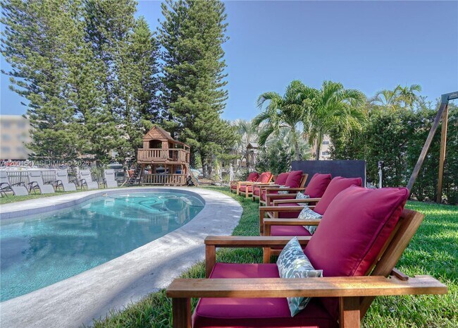 Building Photo - 13300 Biscayne Bay Terrace