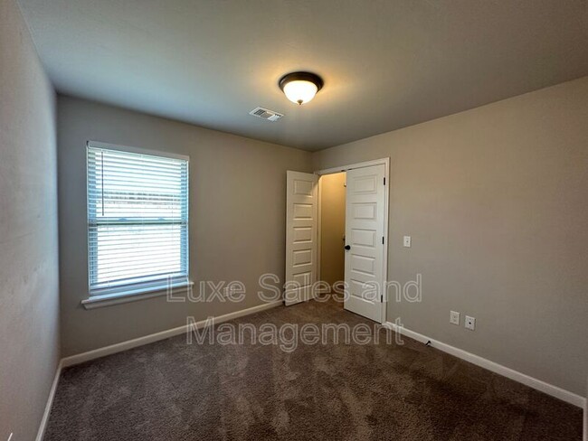 Building Photo - 3404 N W 161st St