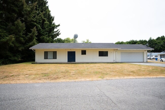 Building Photo - Single Level Home in McKinelyville