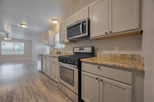 Building Photo - 5009 Willow Point Dr