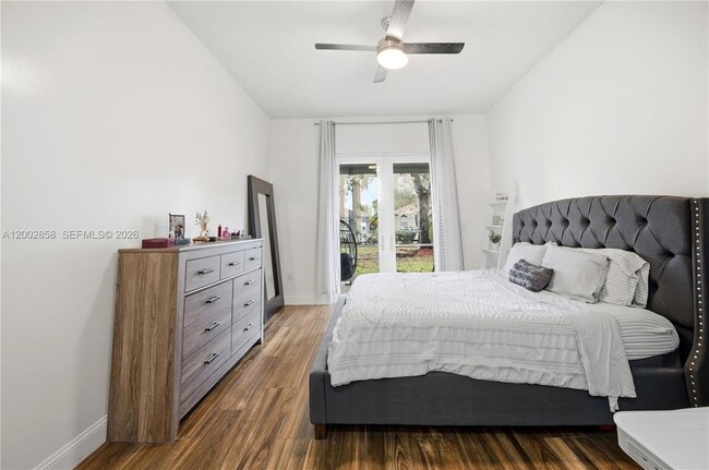 Building Photo - 2615 SE 5th Ct