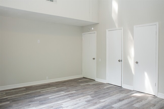 Building Photo - 12723 Ravensway Dr