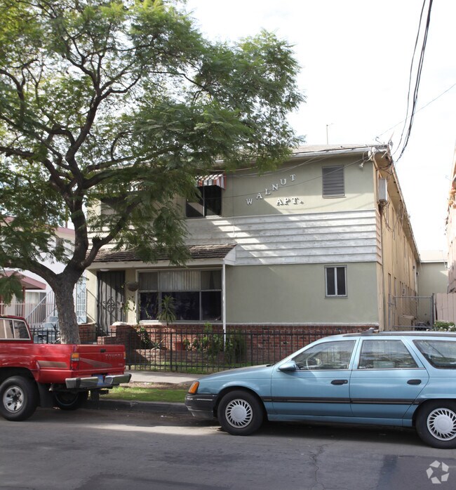 Building Photo - Walnut Apartments