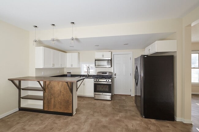 Building Photo - Lincoln