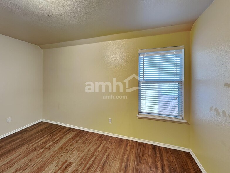 Building Photo - 1821 Cartman Rd