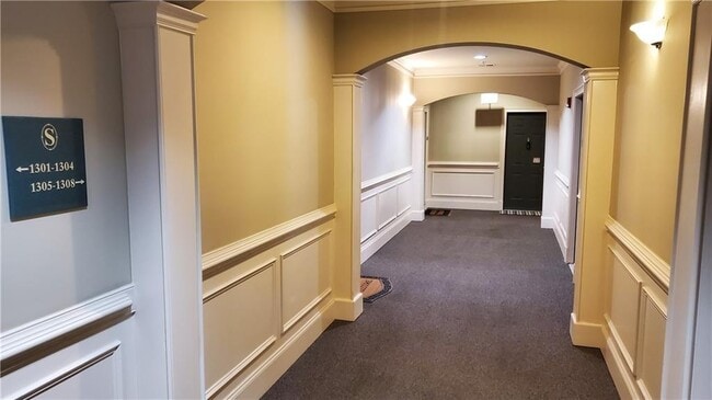 Building Photo - 1307 Stratford Commons