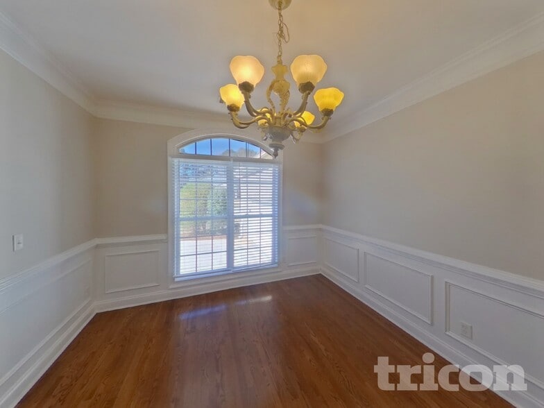 Building Photo - 1024 Eagles Brooke Dr