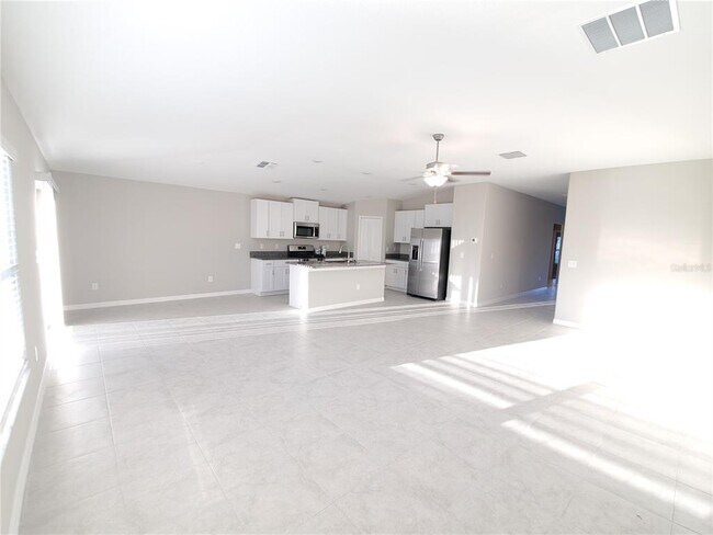 Building Photo - 10353 Scarlet Skimmer Dr