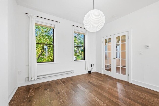 Building Photo - 366 2nd St