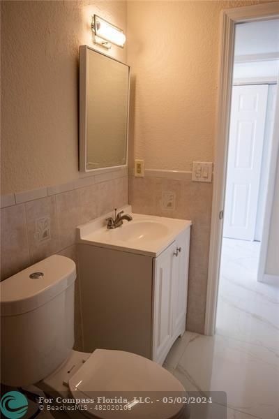 Building Photo - 316 Sunshine Dr