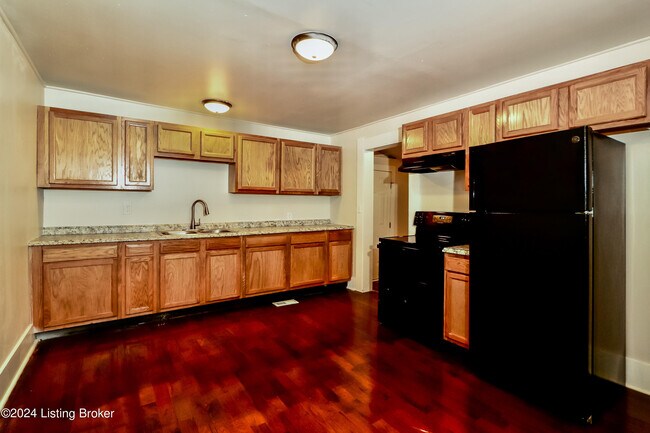 Building Photo - 3732 River Park Dr