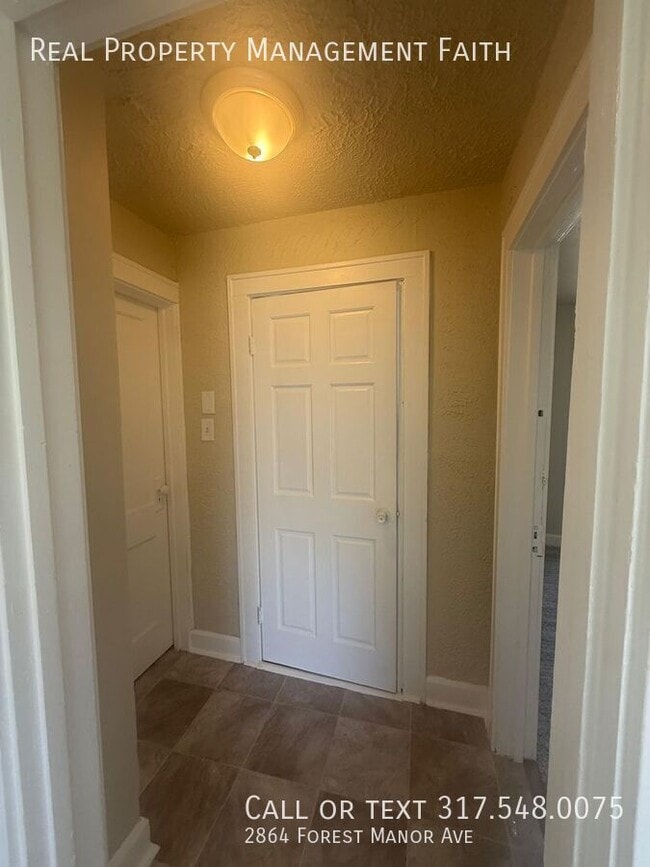 Building Photo - 2864 Forest Manor Ave