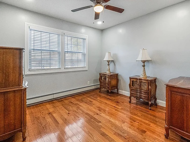 Building Photo - 116-01-116221 221st St