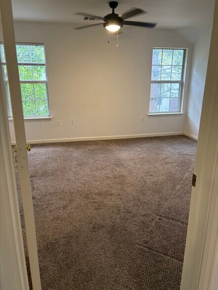 Master Bedroom - 550 Mohawk Dr