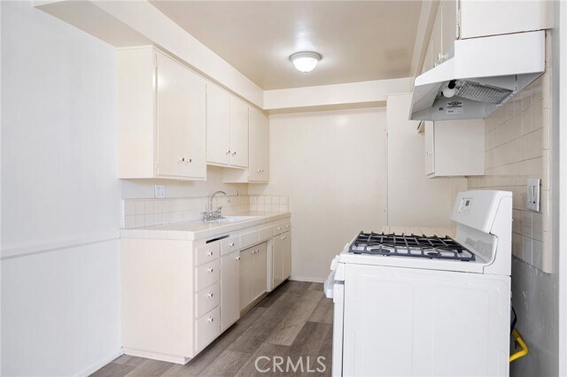 Building Photo - 208 E Chevy Chase Dr