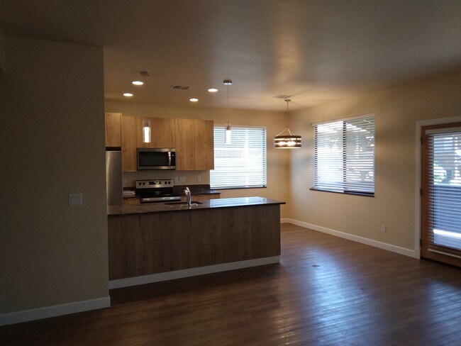 Building Photo - Bison Cove Unit A5