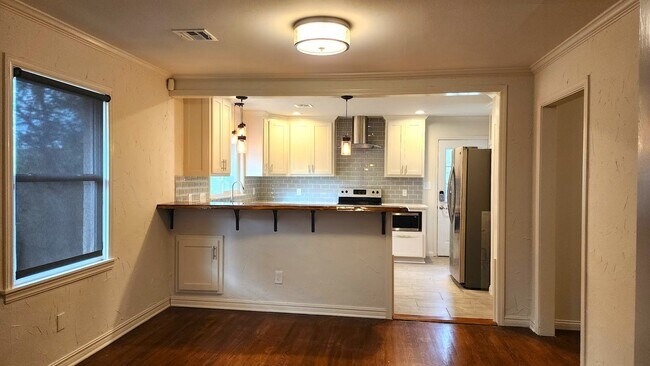 Building Photo - 621 NW 54th St