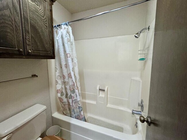 Building Photo - 2825 Tealwood Dr