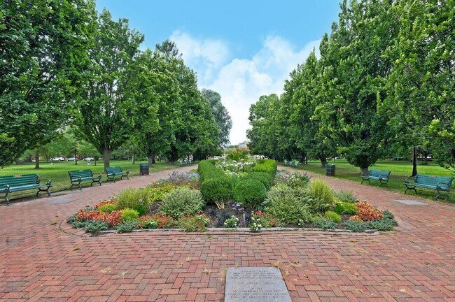 Building Photo - 439 Thurman Ave